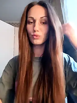 LunaCrystall online show from April 2026 04:01:02 PM