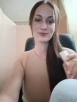 LunaCrystall online show from July 2026 04:31:02 PM