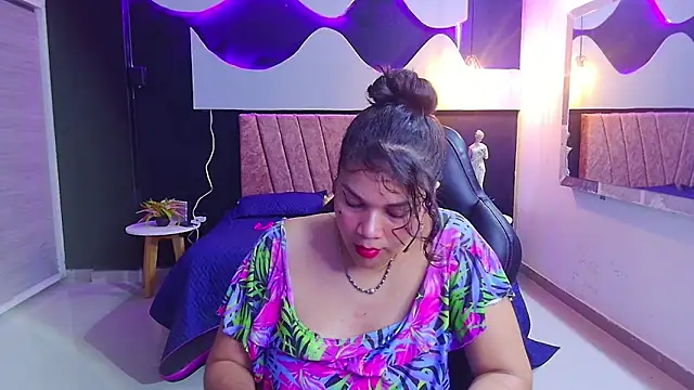 scarlettt  joness online show from April 2026 02:37:02 AM