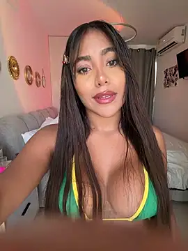 SaraValentina11 online show from April 2026 06:05:01 PM