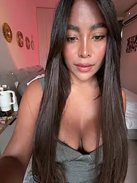 SaraValentina11 online show from April 2026 06:10:01 PM