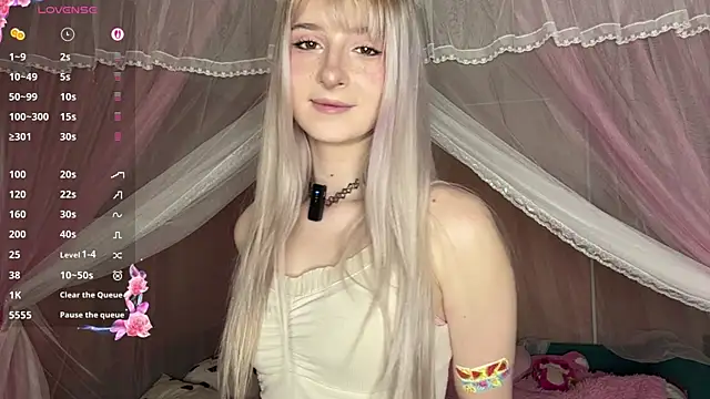 OnlyEva1 online show from April 2026 07:40:01 AM