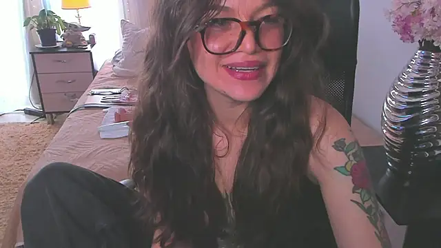 Tallulah Kinky online show from April 2026 05:36:01 PM