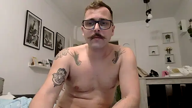 yanick931 online show from May 2026 01:02:04 AM