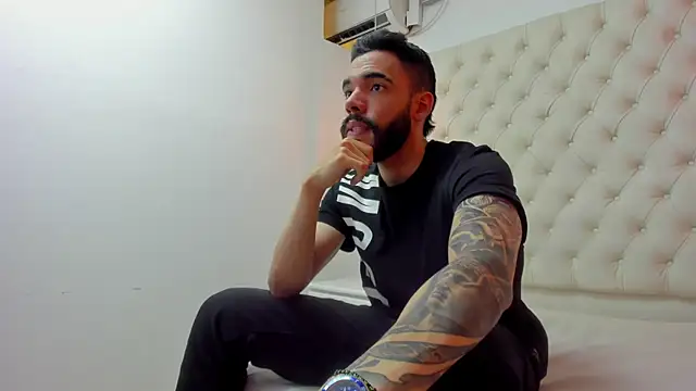 JEAN LEWIS2 online show from April 2026 07:30:02 PM