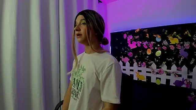 BellaRoge online show from April 2026 04:56:01 AM