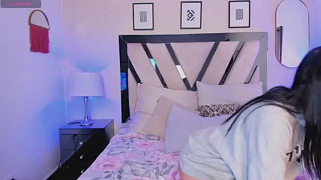 Violettaa Stone online show from April 2026 03:31:02 AM