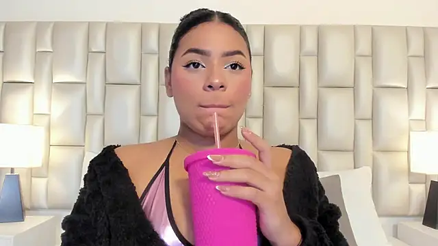 lilly williamss online show from April 2026 03:12:02 AM