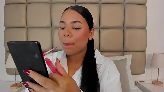lilly williamss online show from May 2026 03:25:01 AM