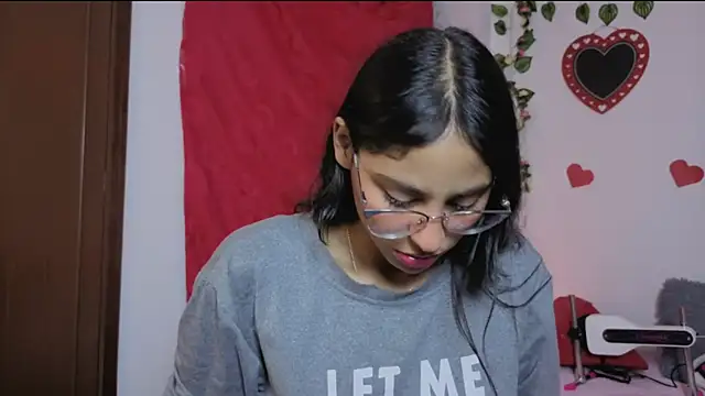 PaulaCutexs online show from May 2026 04:09:02 AM