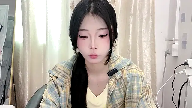 yiyibaby2026 online show from March 2026 02:06:01 AM