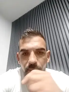 luys23 online show from April 2026 03:22:02 AM