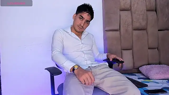 Christopher Harris  online show from April 2026 09:18:02 PM