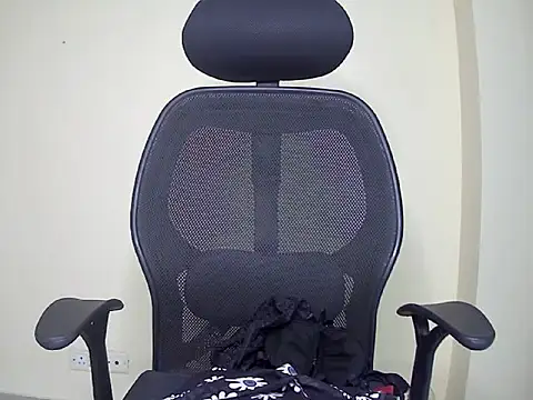 Mitika1 online show from April 2026 04:06:02 AM