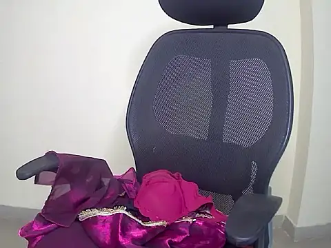 Mitika1 online show from April 2026 03:44:02 AM