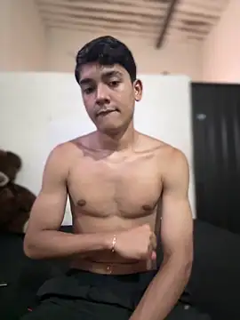 pabloflaquito23 online show from April 2026 06:38:02 PM