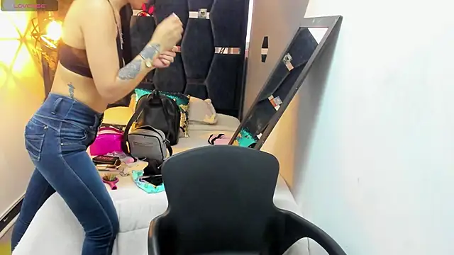 Abril Fox   online show from April 2026 07:36:02 PM