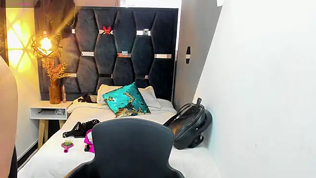 Abril Fox   online show from April 2026 08:01:02 PM