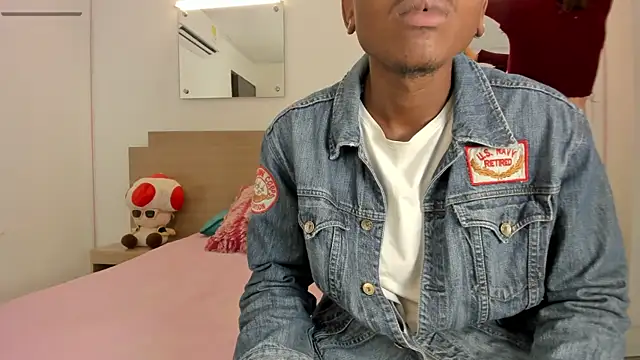 Ebony N Blonde online show from April 2026 08:09:01 PM