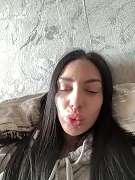 MishellKins online show from April 2026 12:13:01 PM