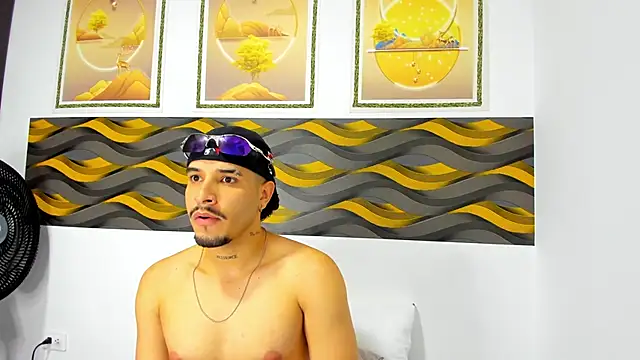 Leon Hotx online show from April 2026 07:07:01 PM