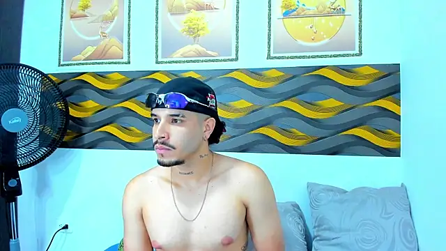 Leon Hotx online show from April 2026 07:28:01 PM