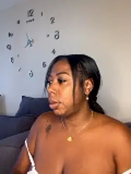 KendalCherN online show from April 2026 01:01:02 PM