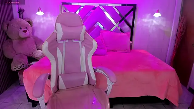 silvana monrroe online show from April 2026 01:56:02 PM