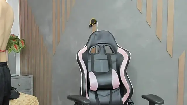 NikiEvanz online show from March 2026 07:59:01 PM