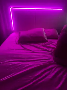 Shynesse21 online show from April 2026 10:21:02 PM