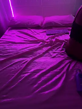 Shynesse21 online show from April 2026 05:07:01 PM