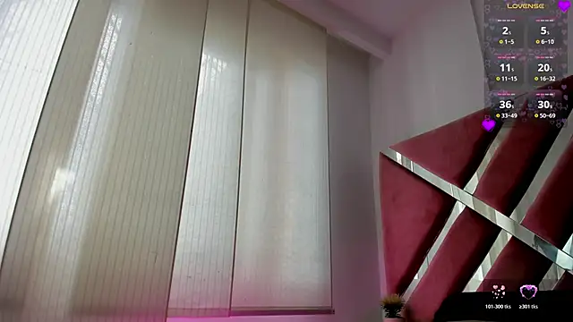 Zoe Evaanss  online show from April 2026 07:33:02 PM