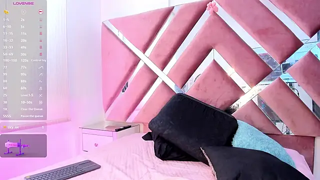 Zoe Evaanss  online show from April 2026 08:02:02 PM