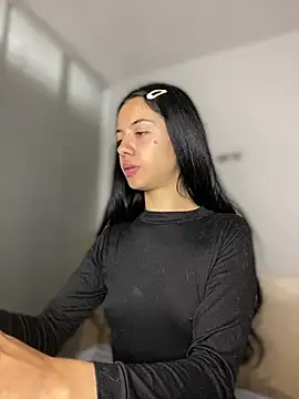 afrodita pinkk online show from April 2026 05:16:02 PM