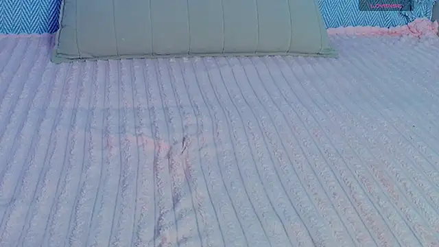 leemiaaus online show from April 2026 07:07:02 PM