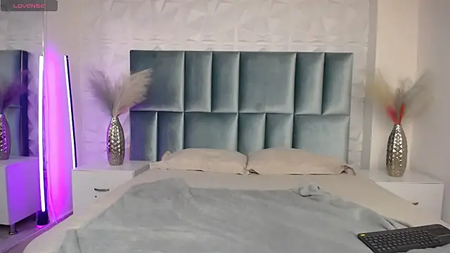 Rachel Wren online show from March 2026 11:38:01 AM