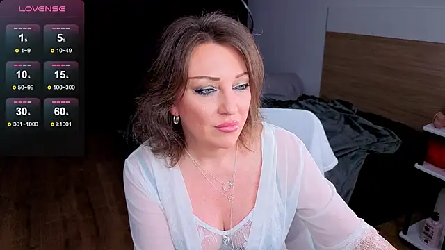 Sirena Fly online show from April 2026 09:15:02 PM