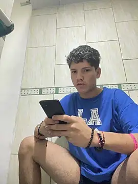 Theus26  online show from April 2026 11:51:02 PM