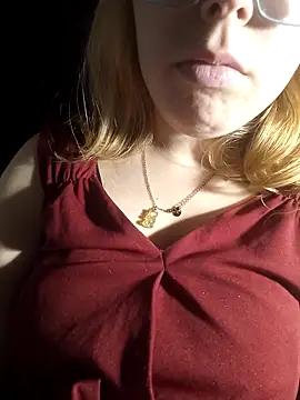 kitsuneniki online show from March 2026 10:57:01 PM