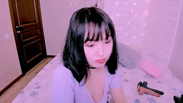 Akiko Yun online show from January 2026 11:36:02 AM