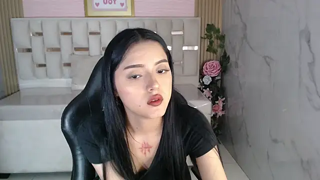 veronicaa s online show from April 2026 08:20:02 PM