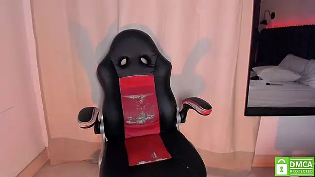 selena  smith1 online show from April 2026 06:19:01 AM