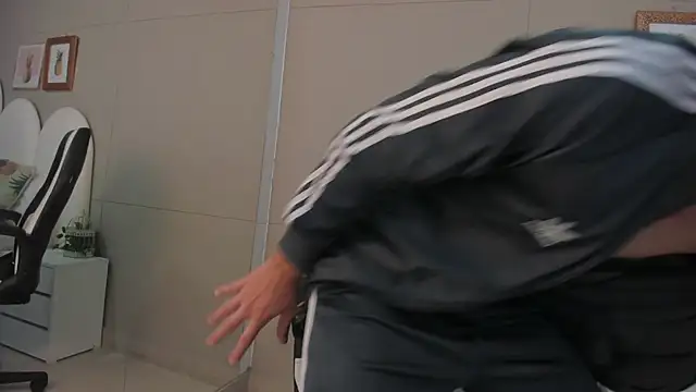 Thiago 2003  online show from March 2026 08:13:01 PM