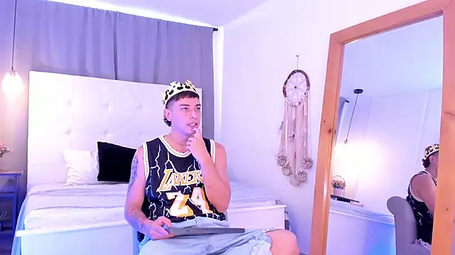 Thiago 2003  online show from April 2026 01:41:01 PM