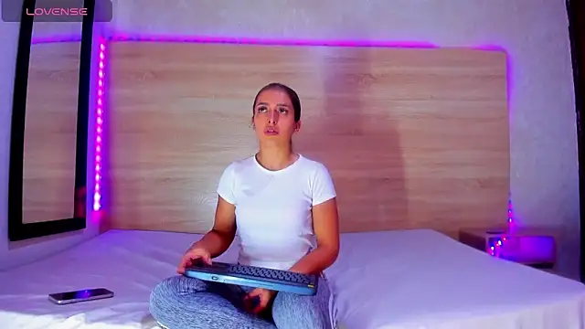 ambarvioletcm online show from March 2026 03:16:02 PM