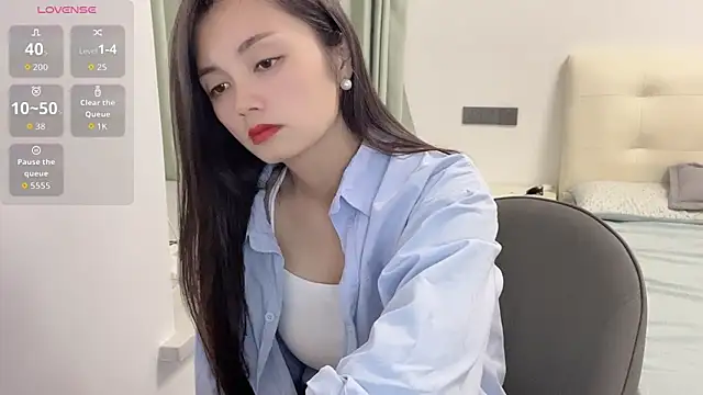 Winnie-g online show from April 2026 12:12:01 PM