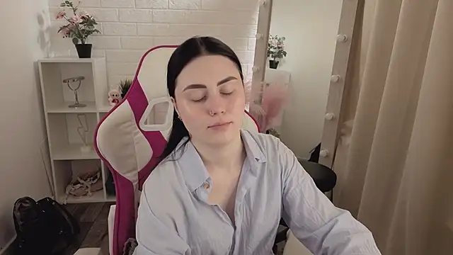 NoraLumi online show from April 2026 05:24:01 AM