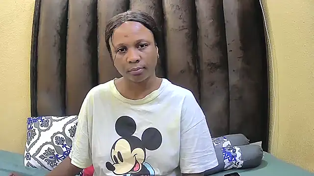 queensBetty online show from April 2026 12:38:02 AM