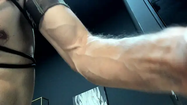 Jorge Perezz online show from April 2026 01:01:01 PM