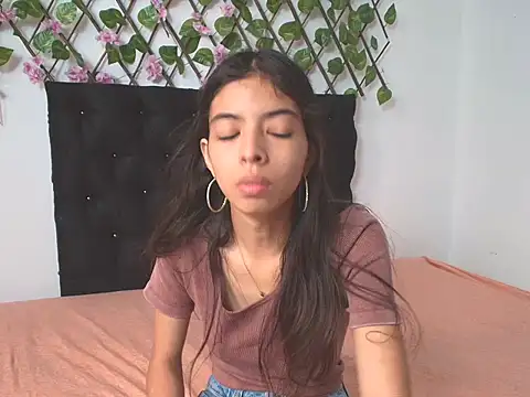 Sweet Scarlett  online show from April 2026 02:01:02 PM